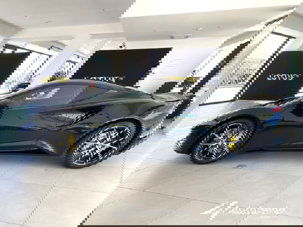 Lotus Emira usata a Bari (5)