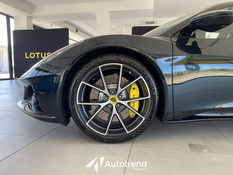 Lotus Emira usata a Bari (6)