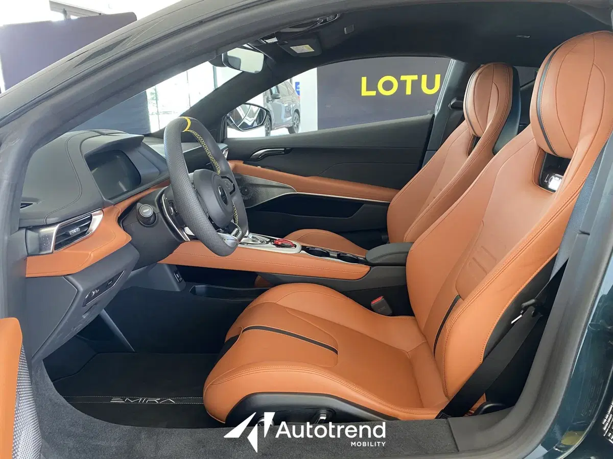 Lotus Emira usata a Bari (7)