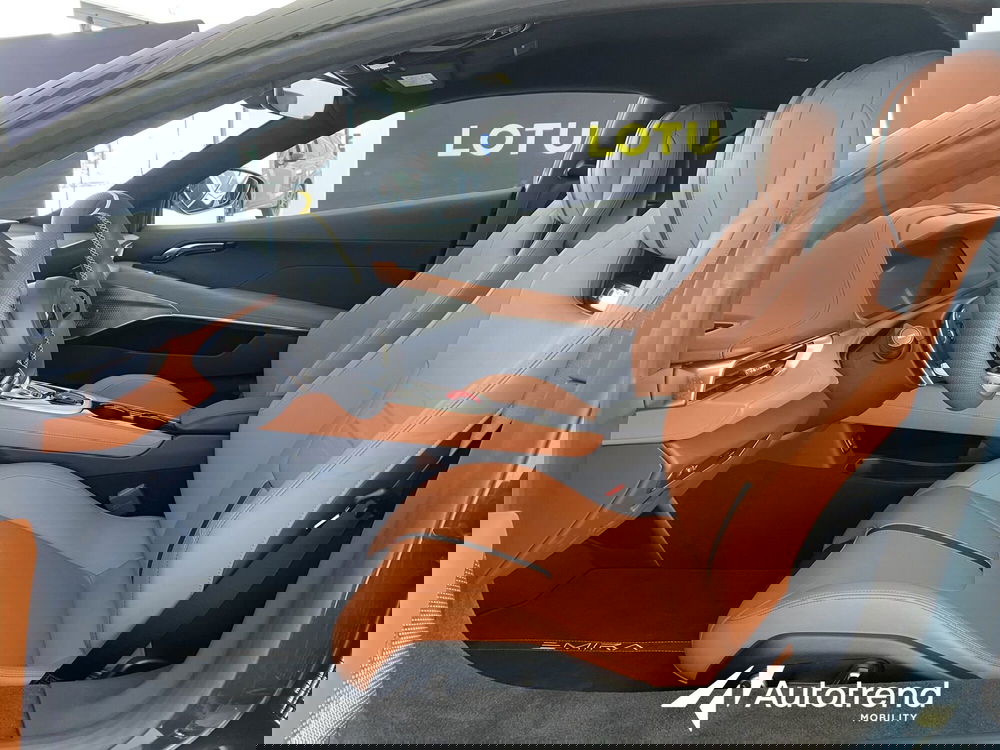 Lotus Emira usata a Bari (7)