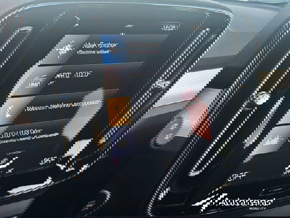 Volvo XC40 usata a Bari (11)