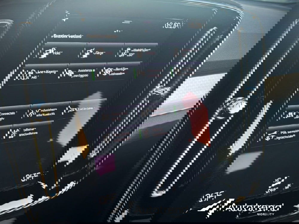 Volvo XC40 usata a Bari (13)