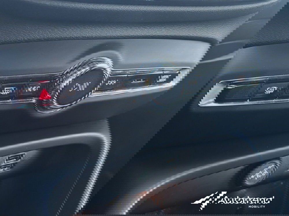 Volvo XC40 usata a Bari (14)