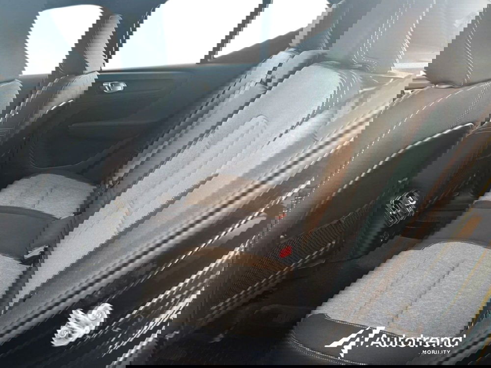 Volvo XC40 usata a Bari (16)