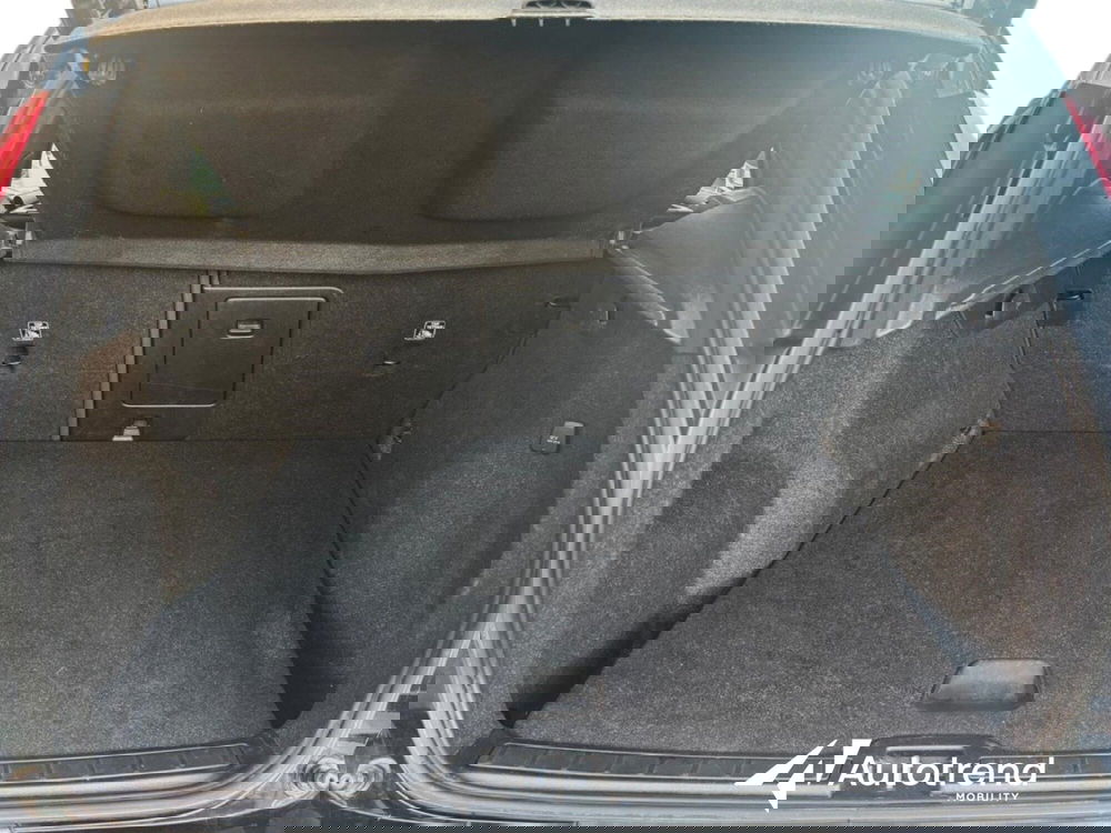 Volvo XC40 usata a Bari (17)