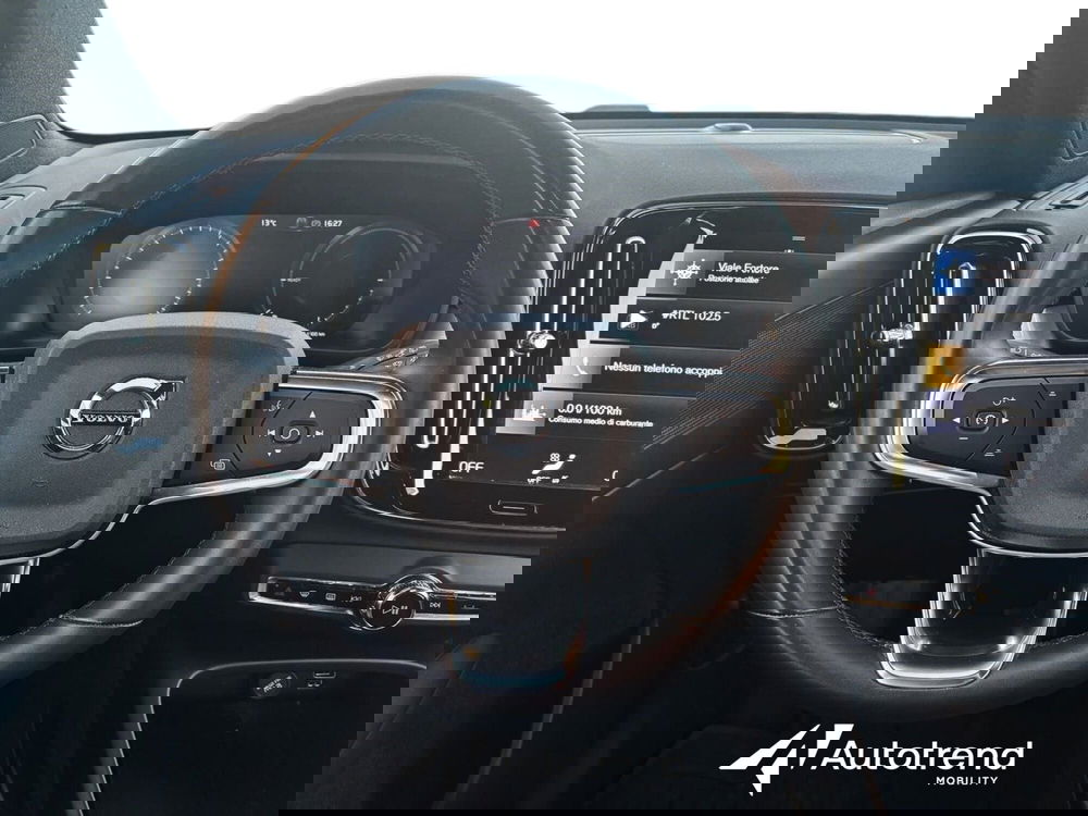 Volvo XC40 usata a Bari (9)