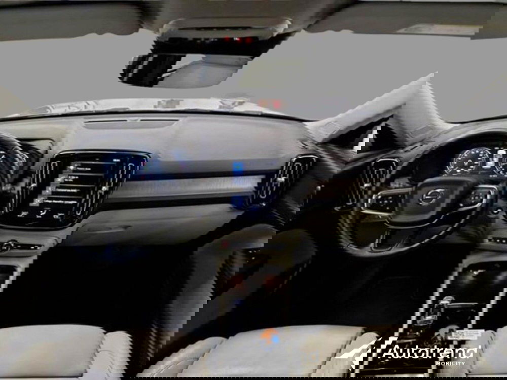 Volvo XC40 usata a Bari (5)