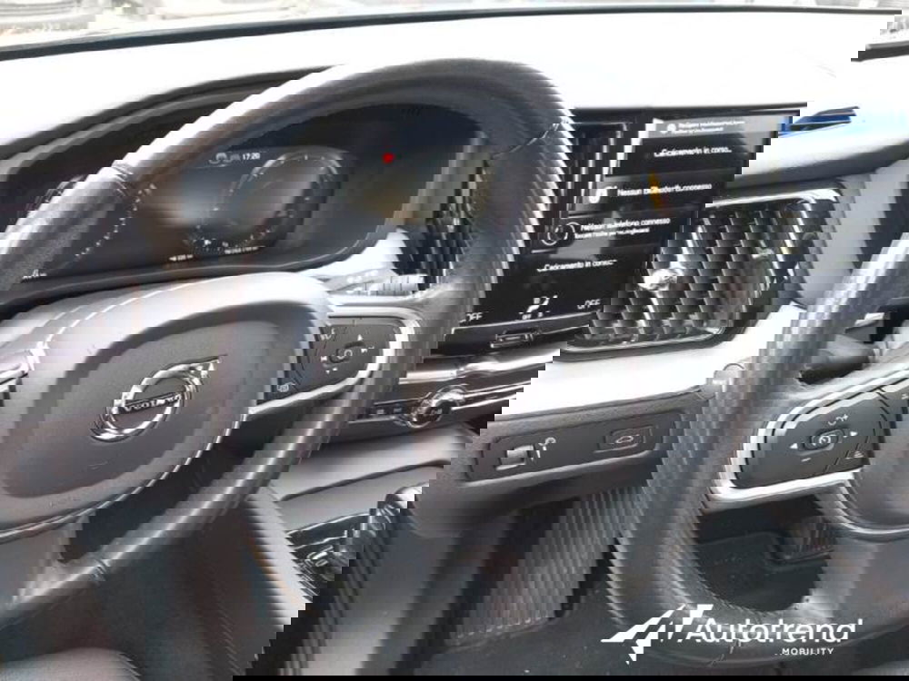 Volvo XC60 usata a Bari (8)