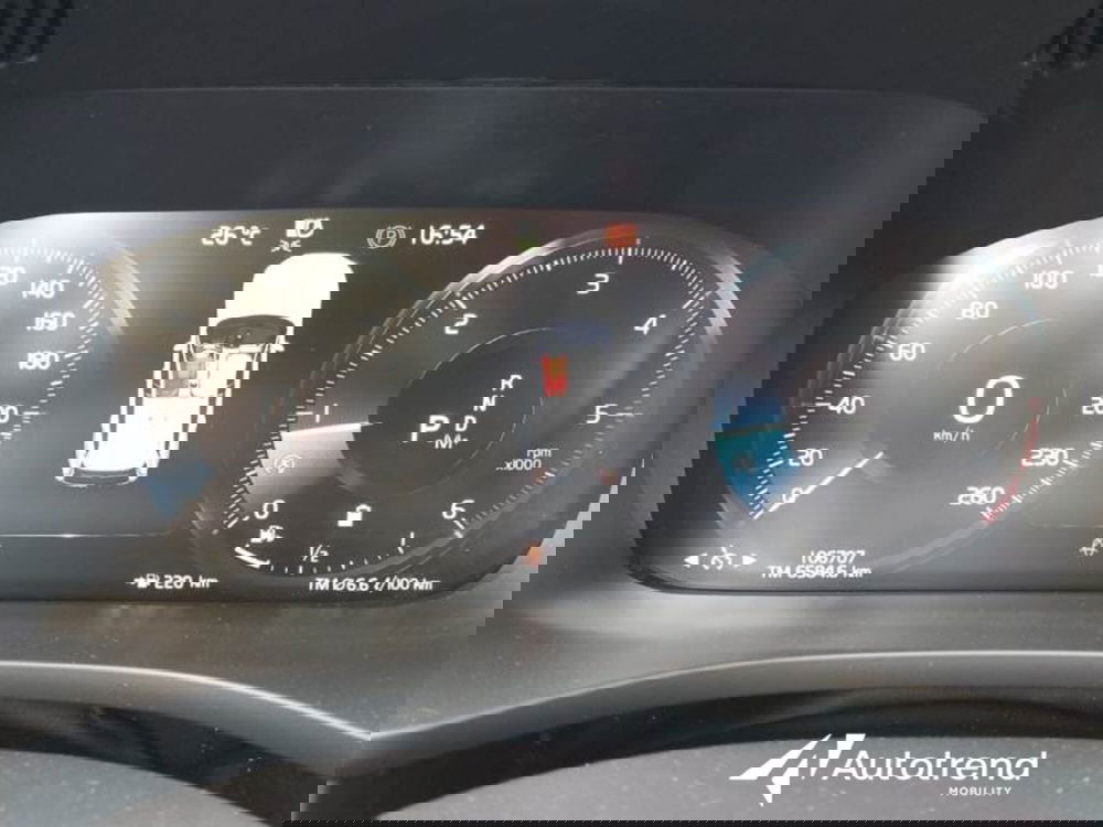 Volvo XC60 usata a Bari (9)