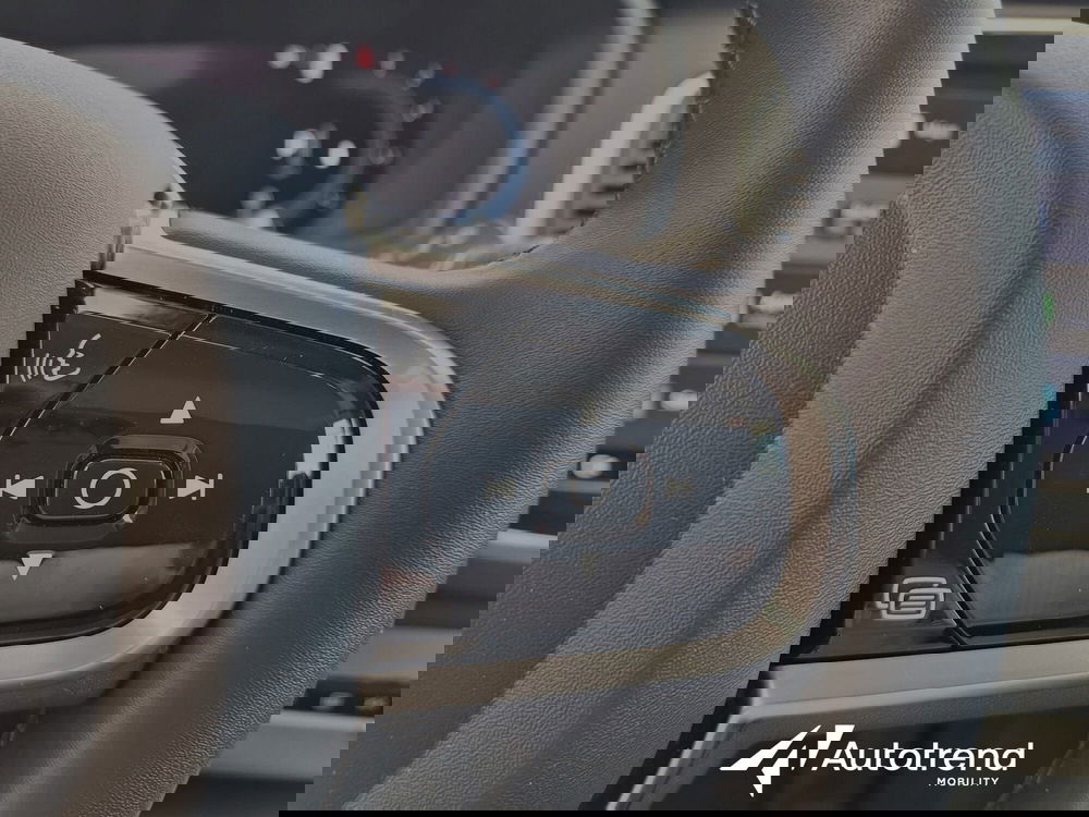 Volvo XC90 usata a Bari (11)