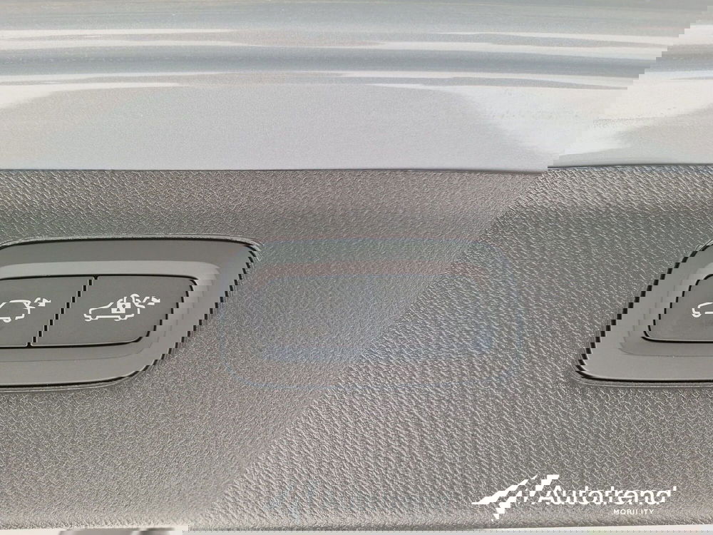 Volvo XC90 usata a Bari (16)