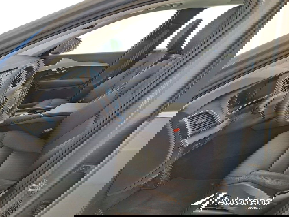 Volvo XC90 usata a Bari (6)