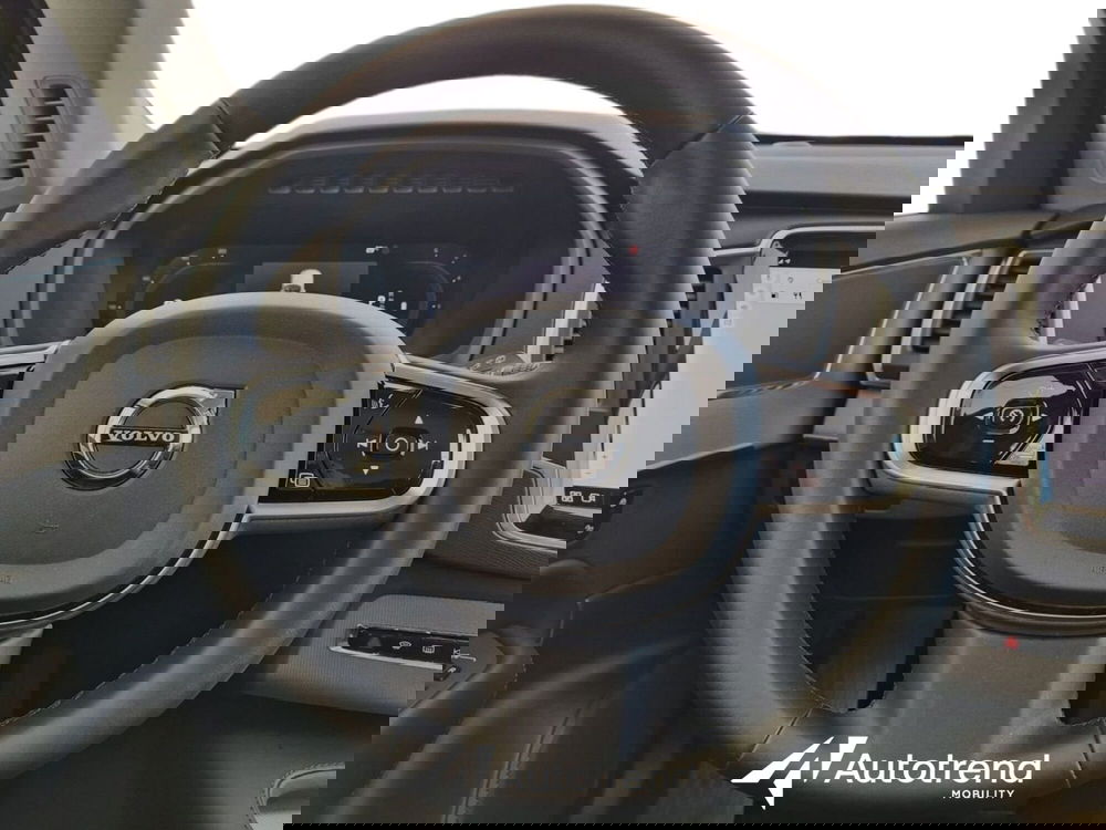 Volvo XC90 usata a Bari (9)