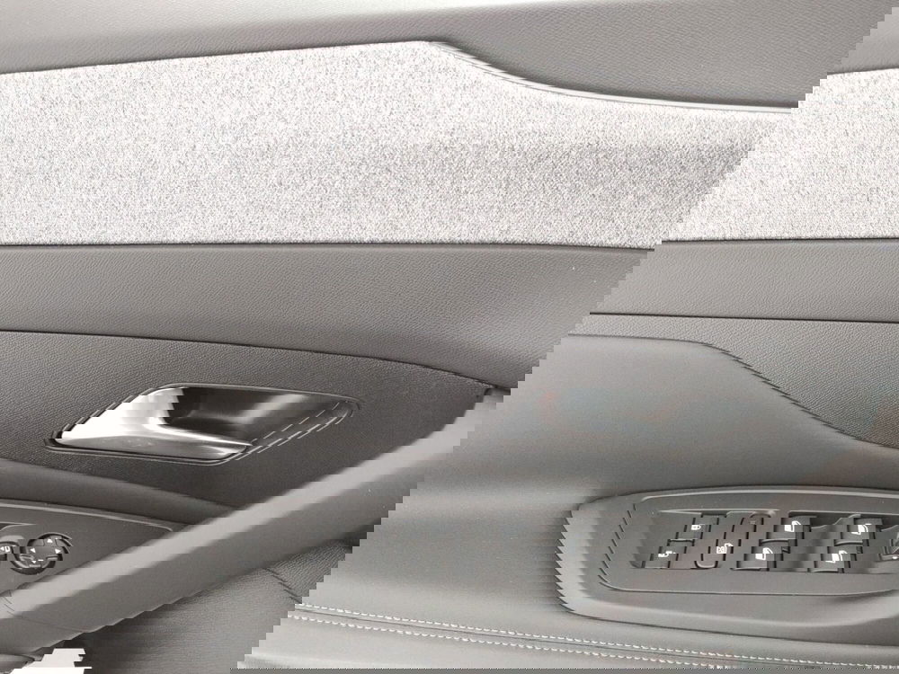 Peugeot 308 nuova a Caserta (12)