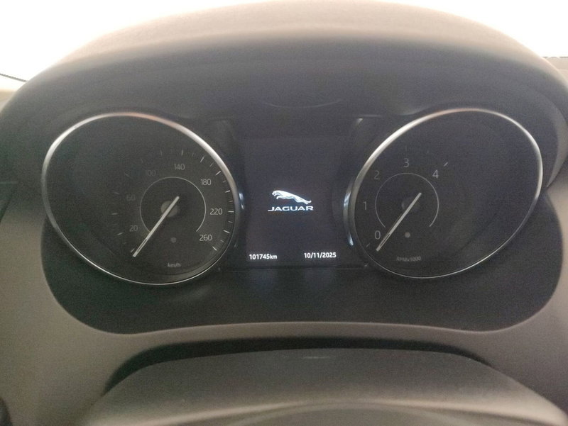 Jaguar E-Pace usata a Alessandria (15)