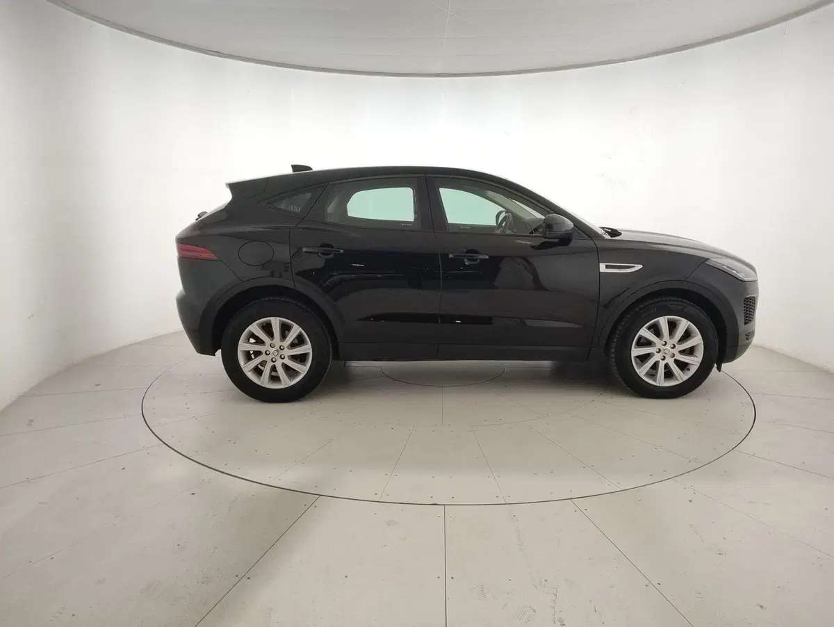 Jaguar E-Pace usata a Alessandria (5)