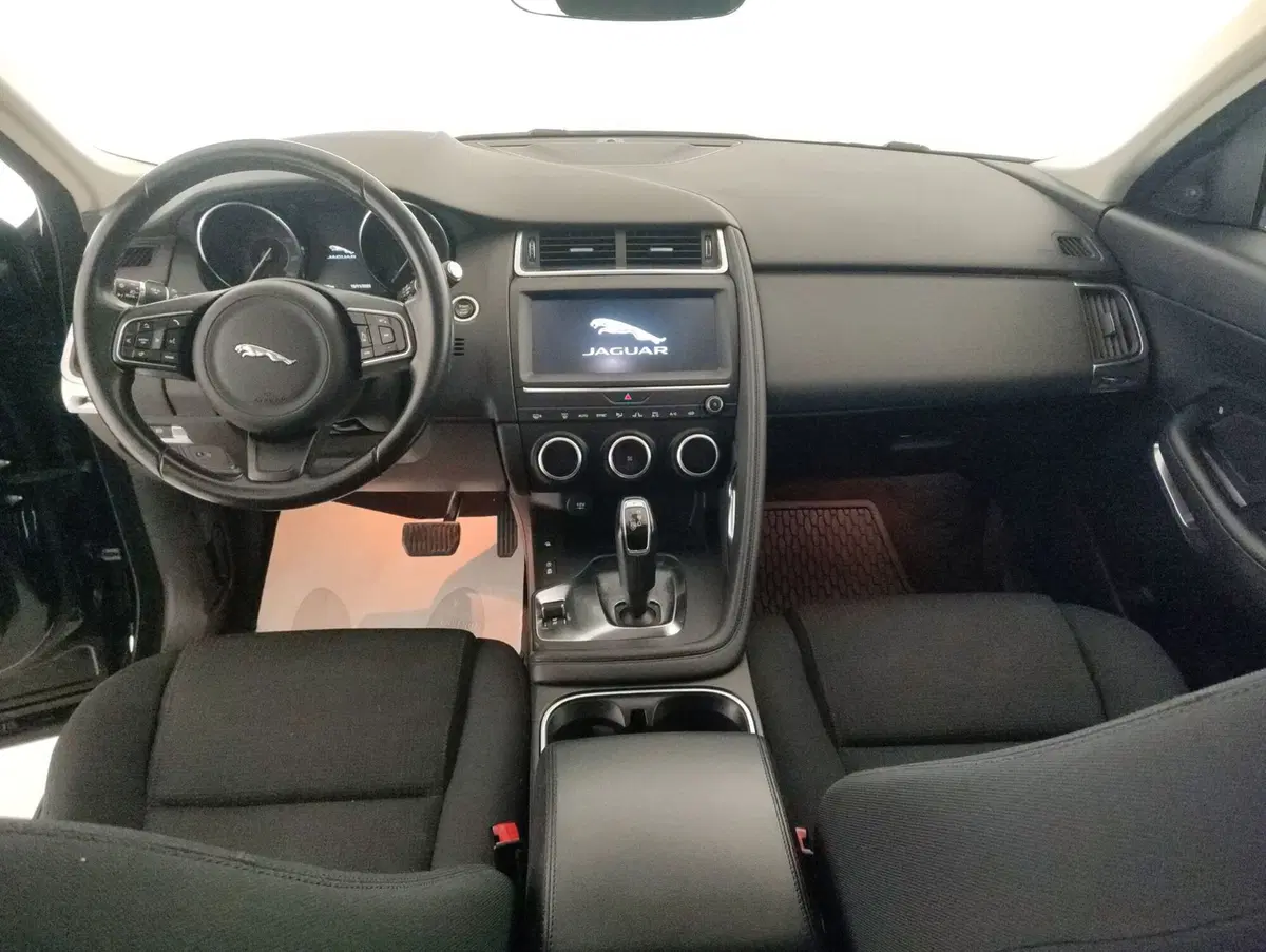 Jaguar E-Pace usata a Alessandria (8)