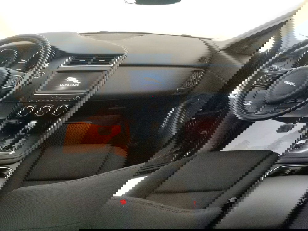 Jaguar E-Pace usata a Alessandria (8)