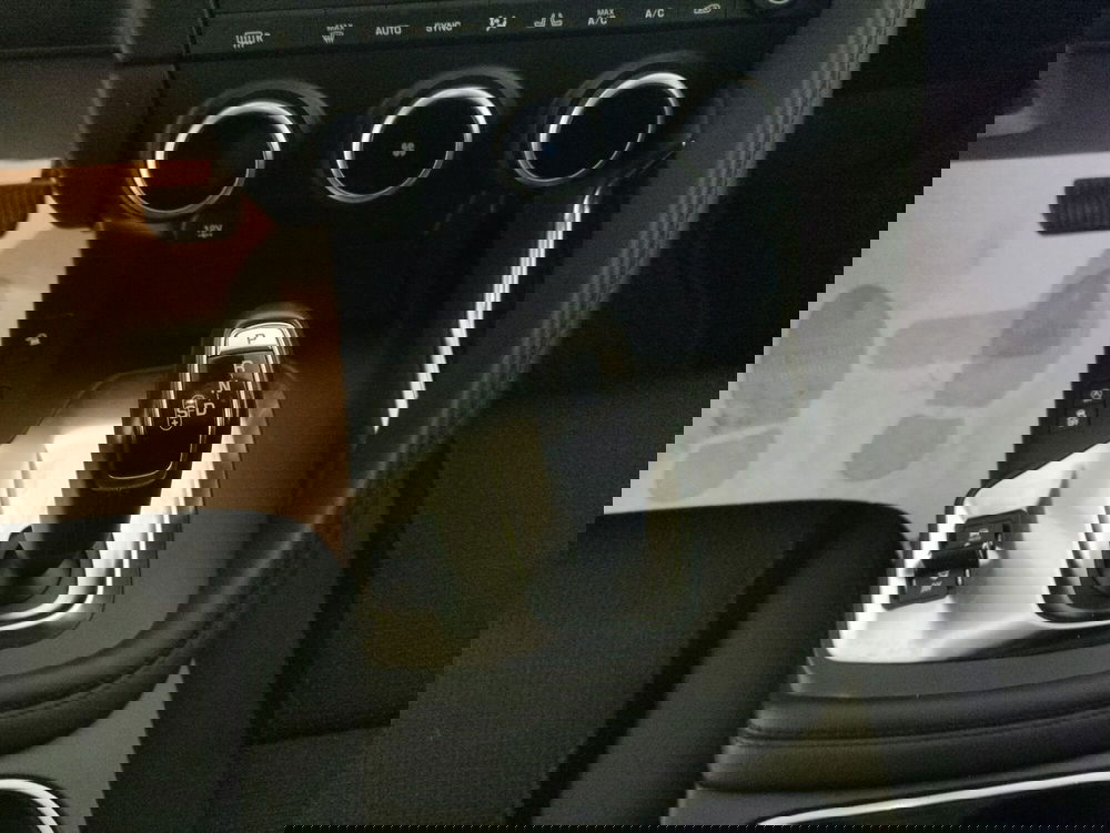 Jaguar E-Pace usata a Alessandria (9)