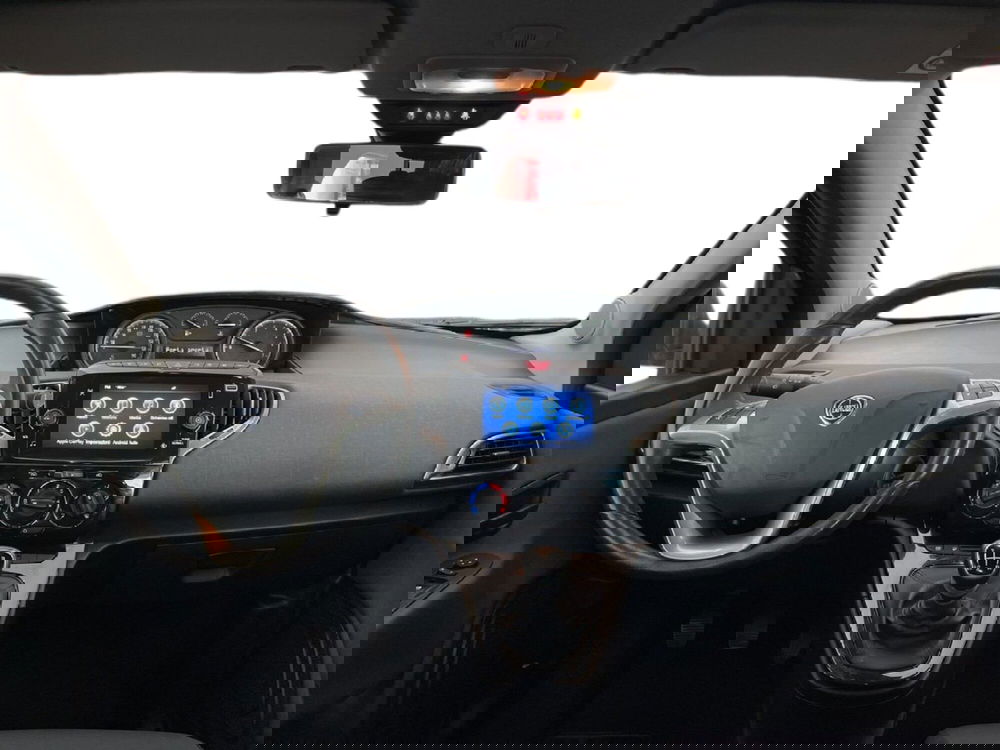 Lancia Ypsilon usata a Torino (10)