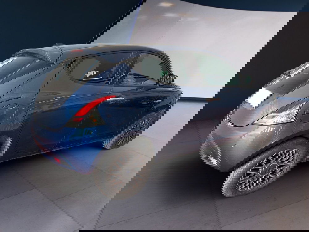 Lancia Ypsilon usata a Torino (4)