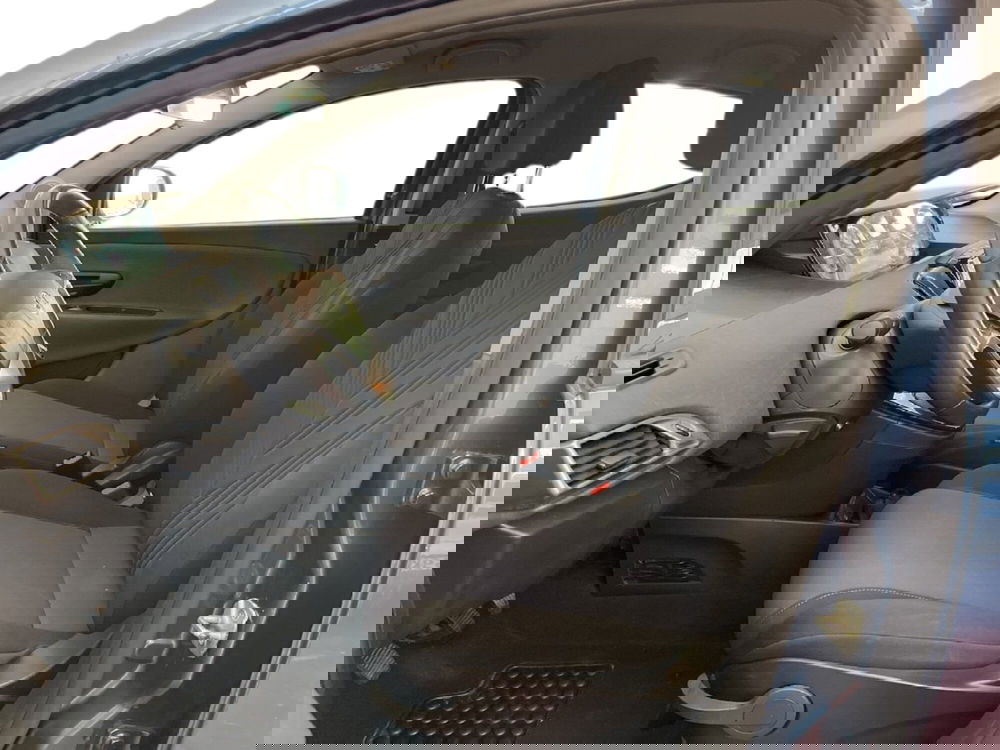 Lancia Ypsilon usata a Torino (9)