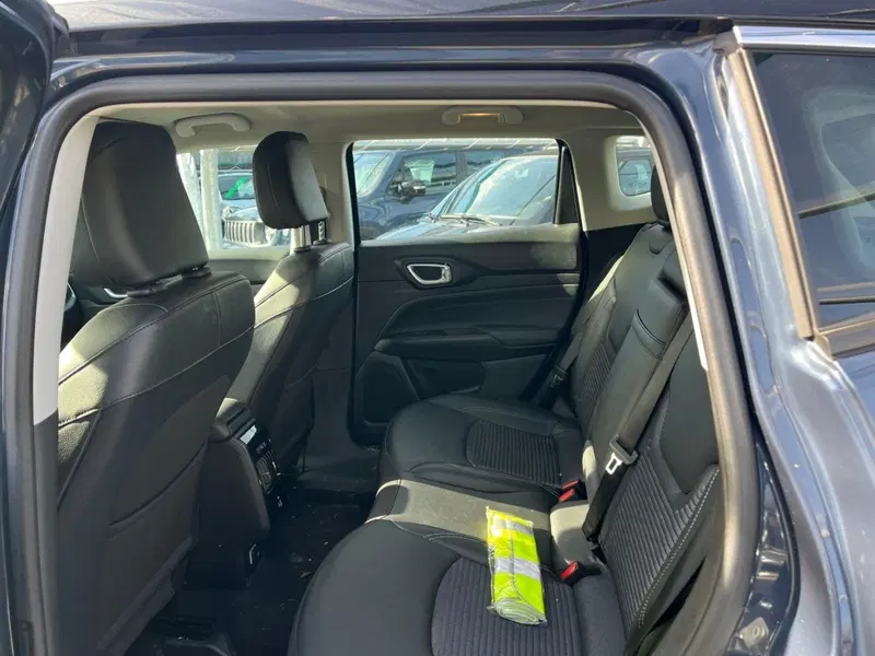 Jeep Compass usata a Milano (13)