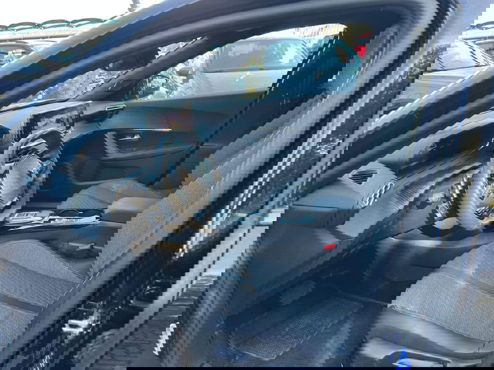 Peugeot 2008 usata a Milano (11)