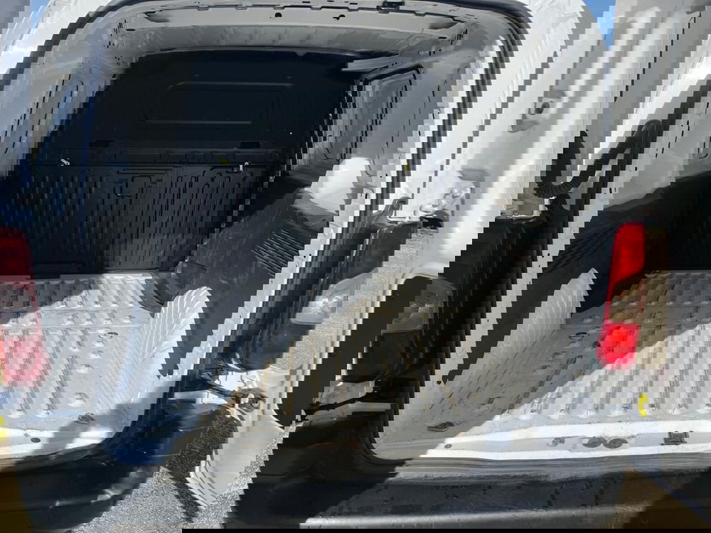 Fiat Doblò Furgone usata a Milano (11)