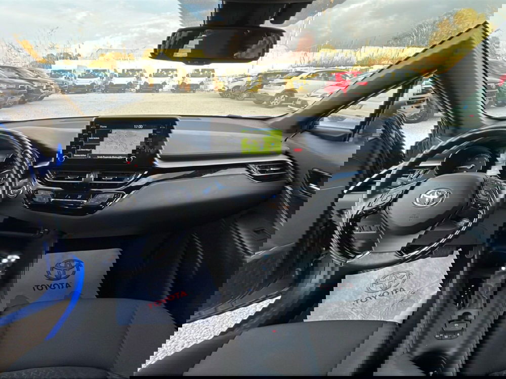 Toyota Toyota C-HR usata a Ragusa (10)