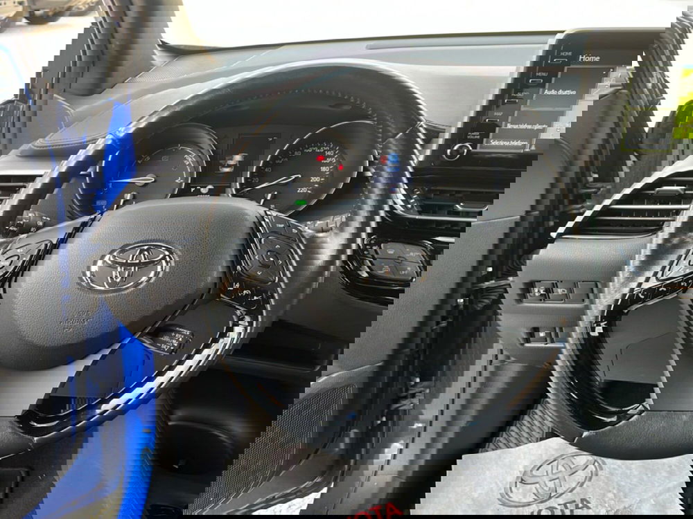 Toyota Toyota C-HR usata a Ragusa (11)