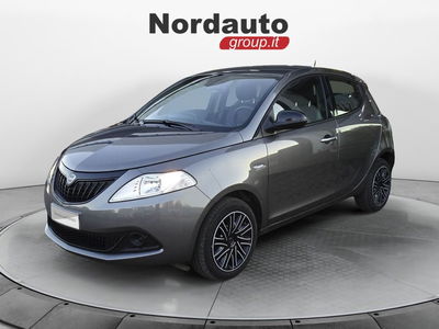 Lancia Ypsilon 1.0 FireFly 5 porte S&amp;S Hybrid Ecochic Silver del 2023 usata a Montebelluna