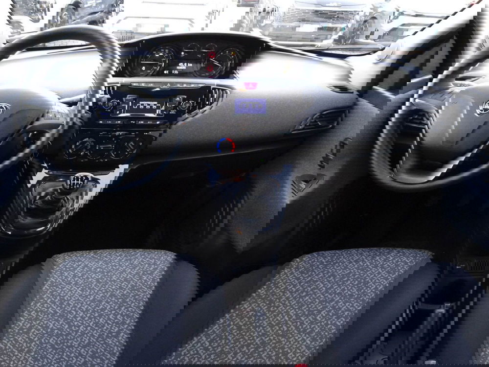 Lancia Ypsilon usata a Treviso (12)