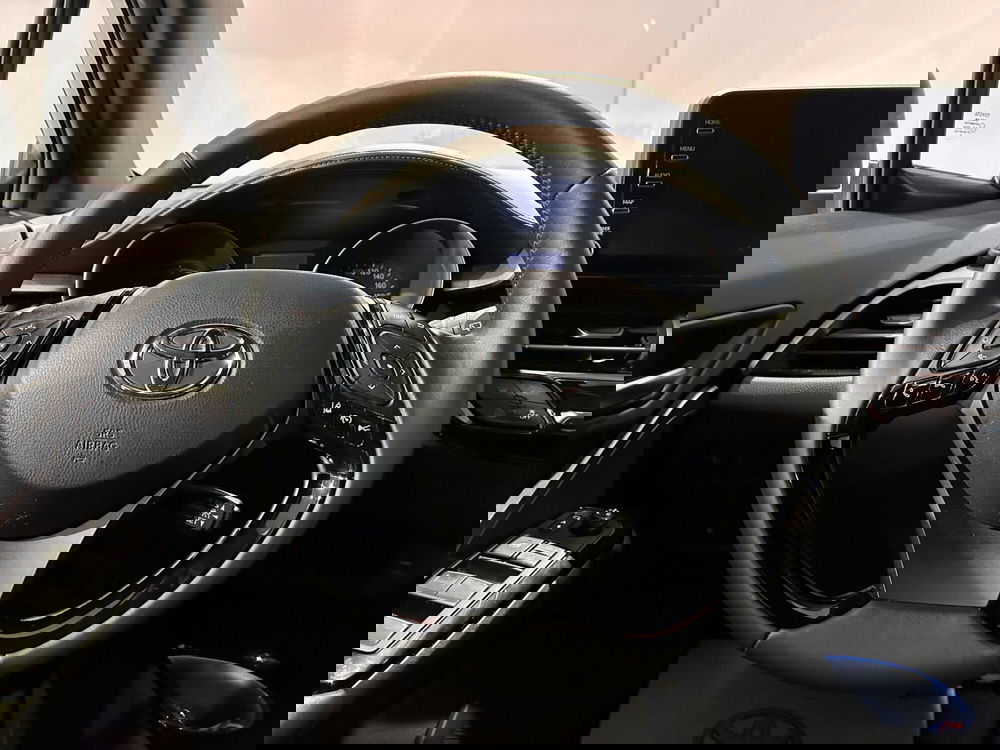 Toyota Toyota C-HR usata a Milano (10)