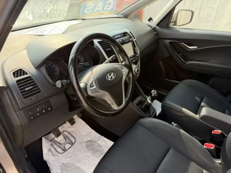 Hyundai ix20 usata a Prato (15)