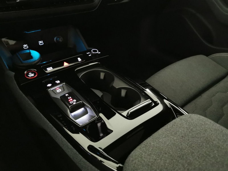 Audi A6 Avant e-Tron usata a Chieti (20)