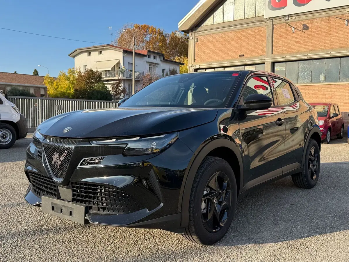 Alfa Romeo Junior nuova a Reggio Emilia