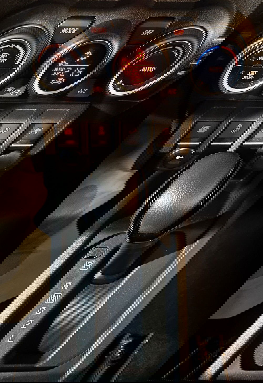 Suzuki Jimny nuova a Pavia (11)