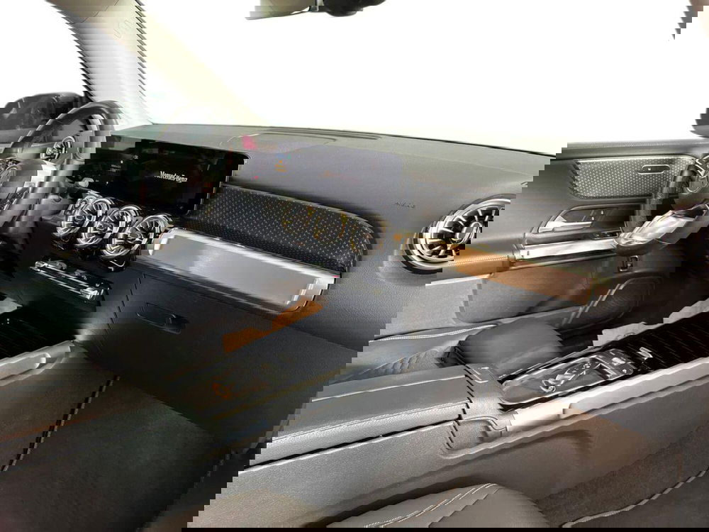 Mercedes-Benz GLB usata a Bari (9)