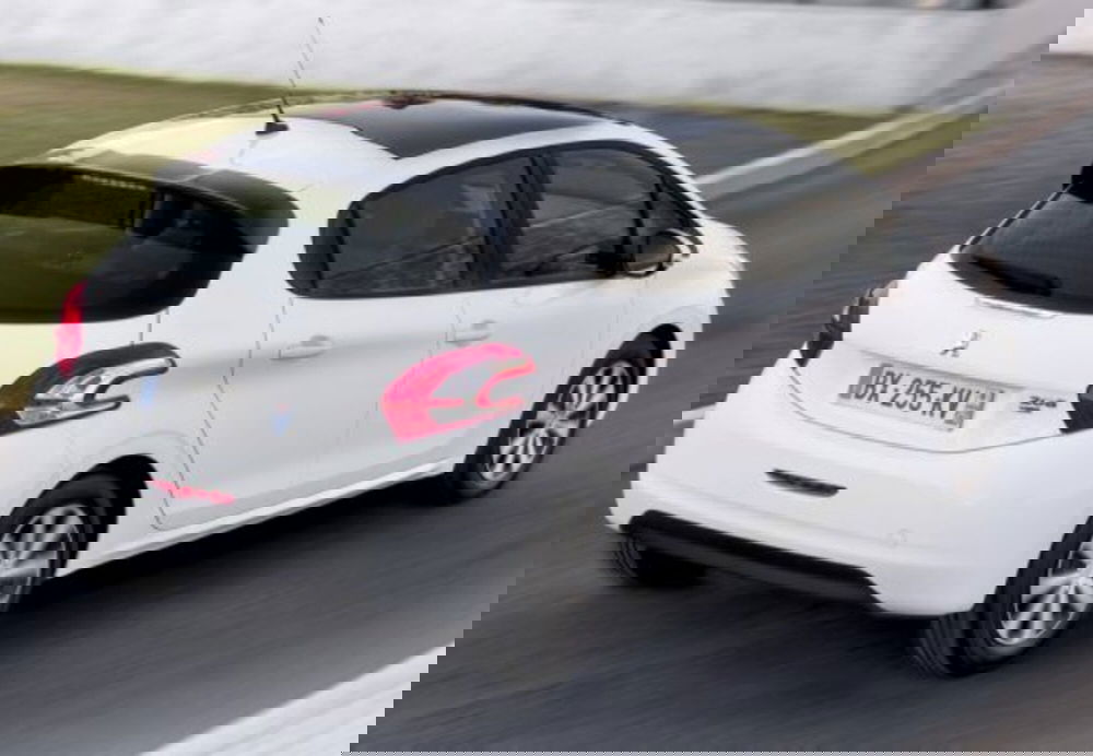 Peugeot 208 usata a Pescara (9)