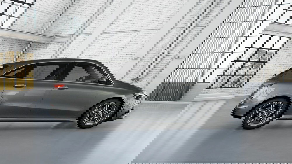 Mercedes-Benz Classe B nuova a Pescara (5)