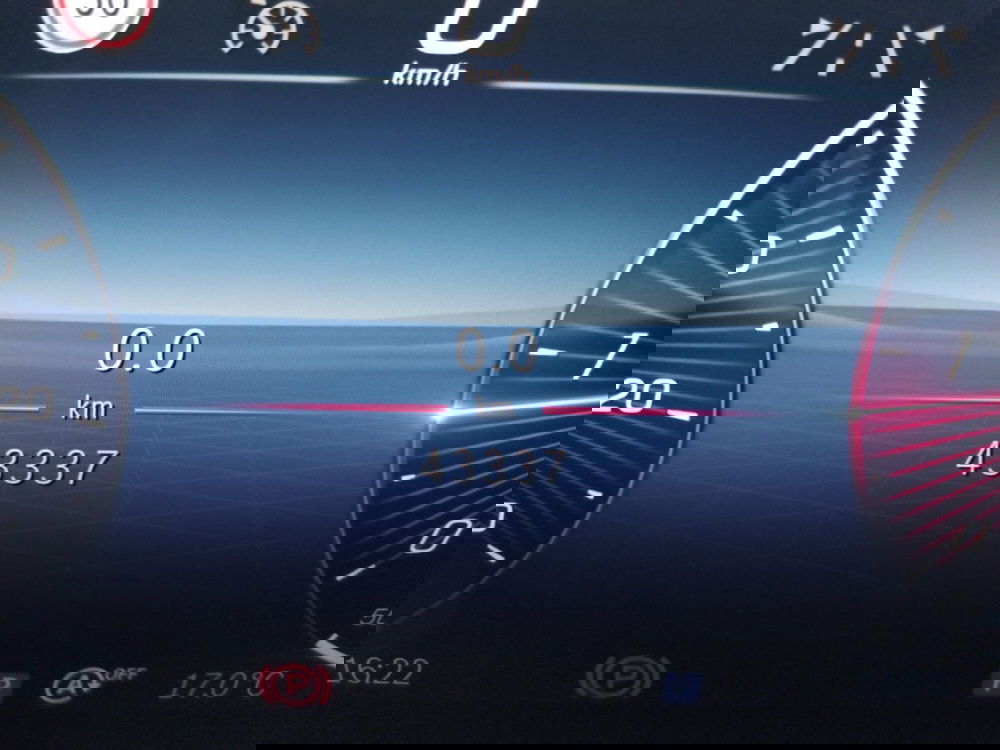 Mercedes-Benz GLA SUV usata a Pescara (12)