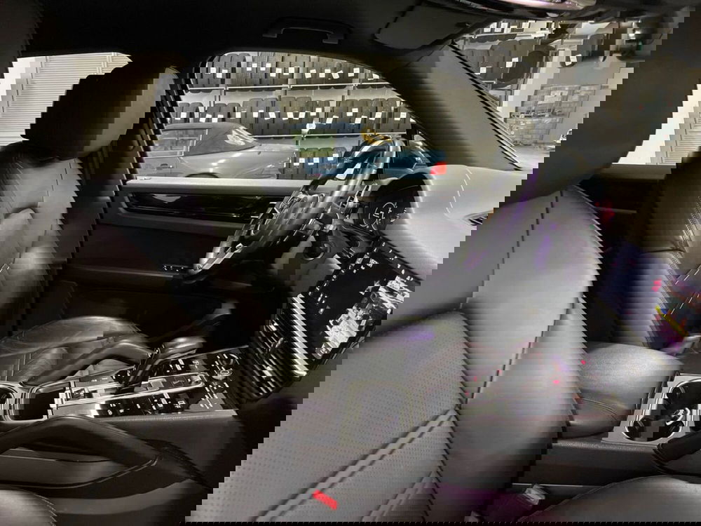 Porsche Cayenne usata a Macerata (14)