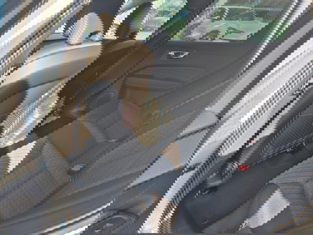 Volvo XC60 nuova a Como (8)