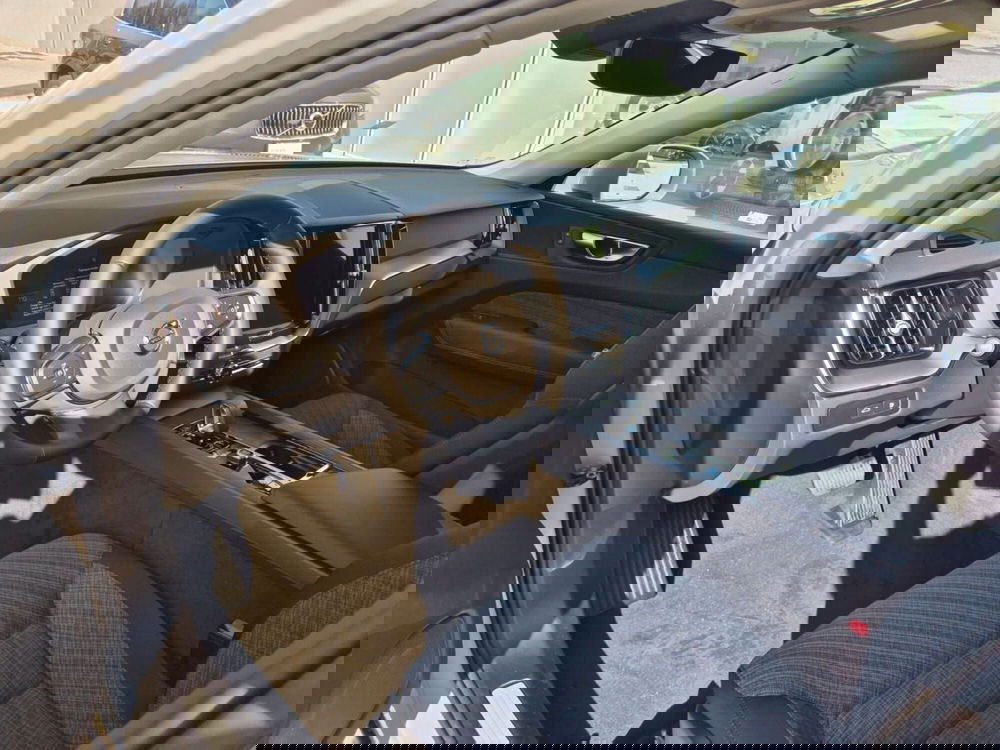 Volvo XC60 nuova a Como (9)