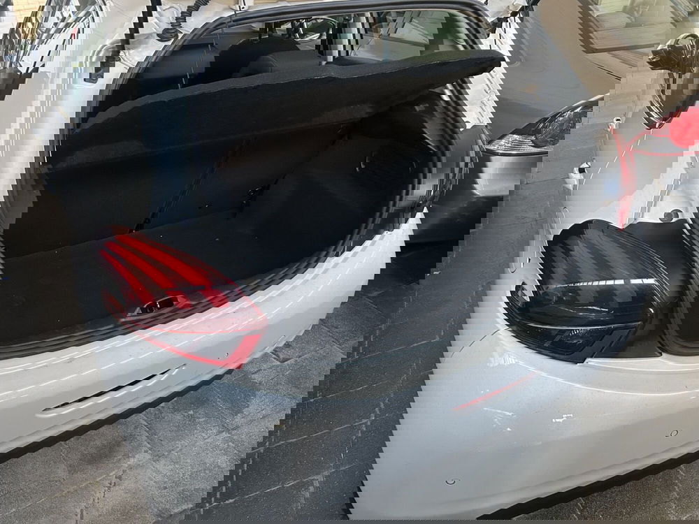 Peugeot 208 usata a Milano (3)