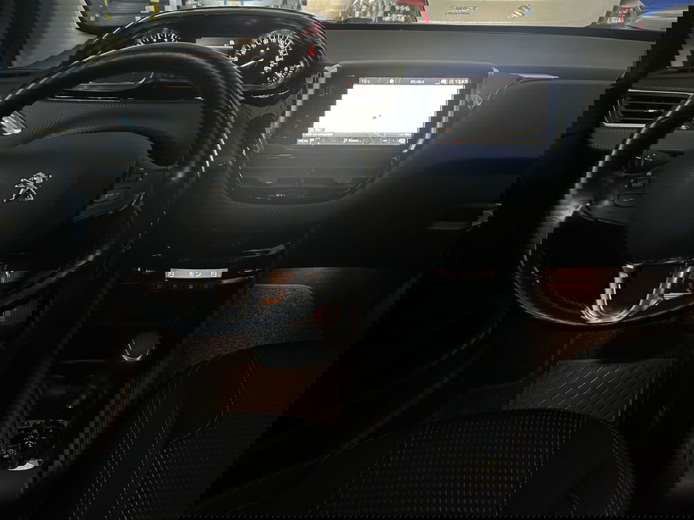 Peugeot 208 usata a Milano (4)