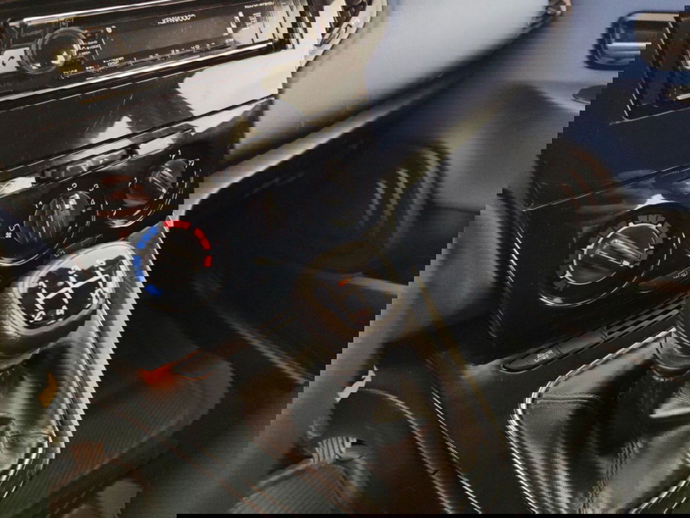 Lancia Ypsilon usata a Massa-Carrara (11)