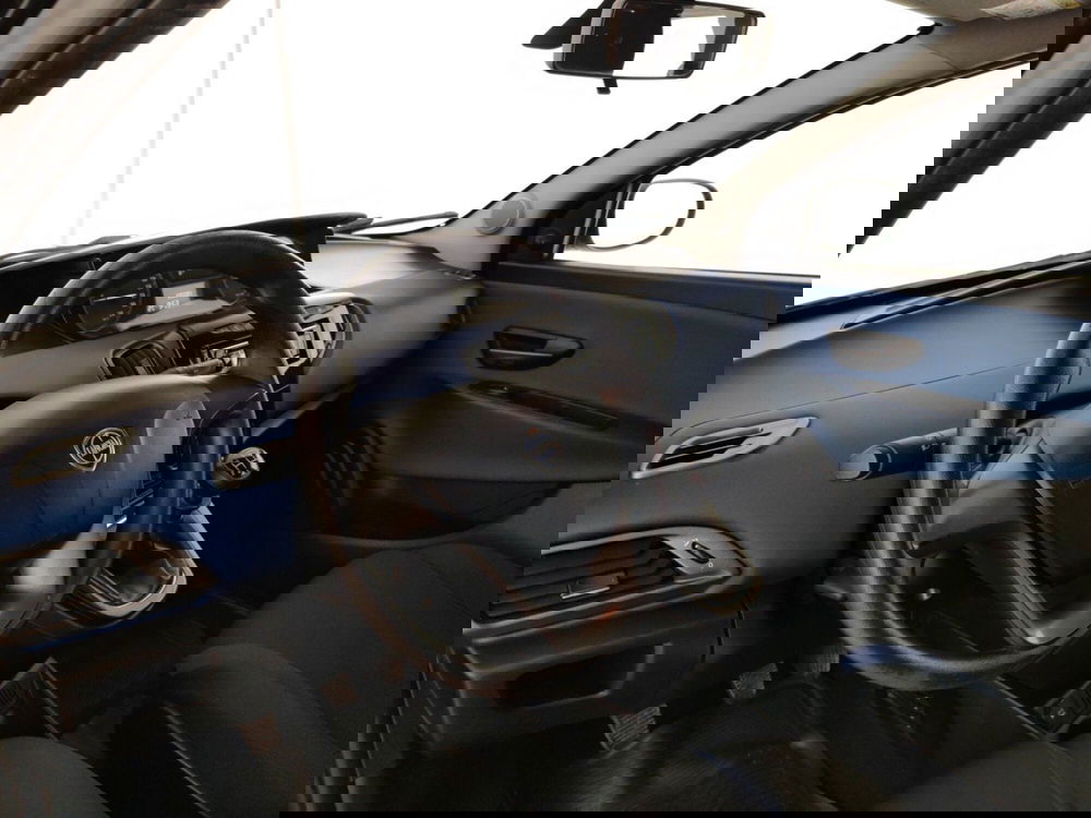 Lancia Ypsilon usata a Massa-Carrara (8)
