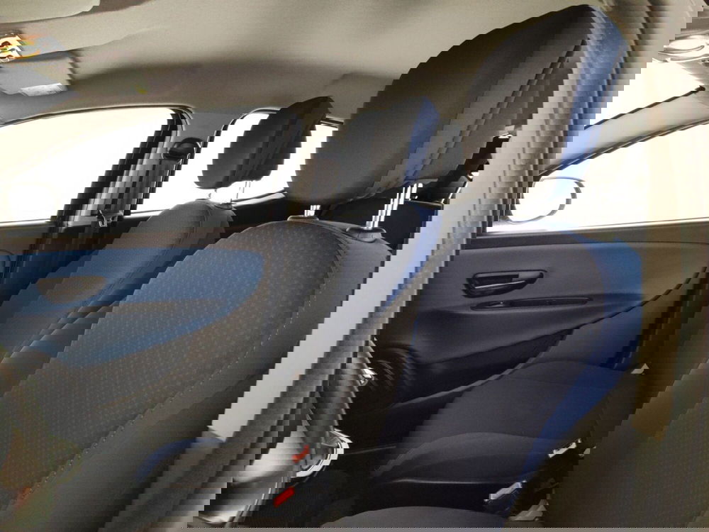 Lancia Ypsilon usata a Massa-Carrara (9)